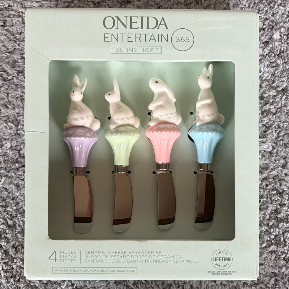 ✨$10✨🐰 Oneida Bunny Hop Cheese Spreader - Set of 4